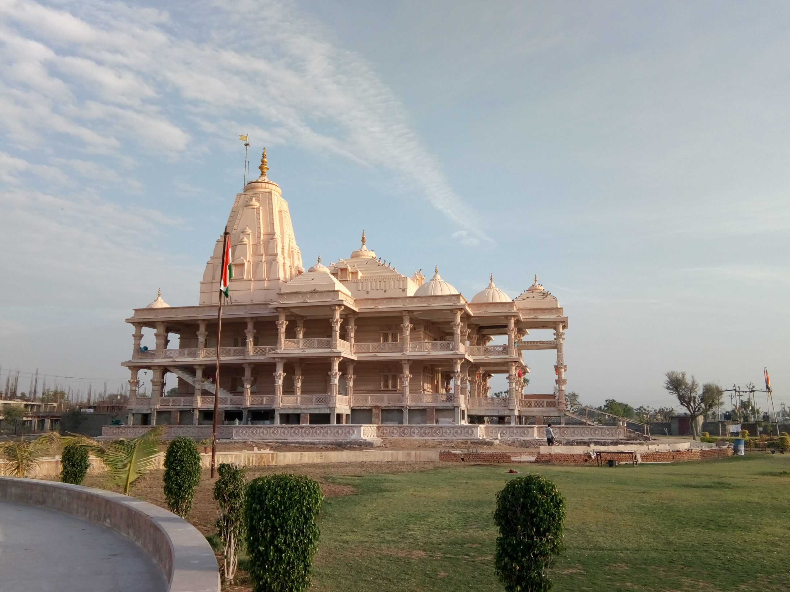 Shri 1008 Chandraprabhu Digamber Jain Mandir